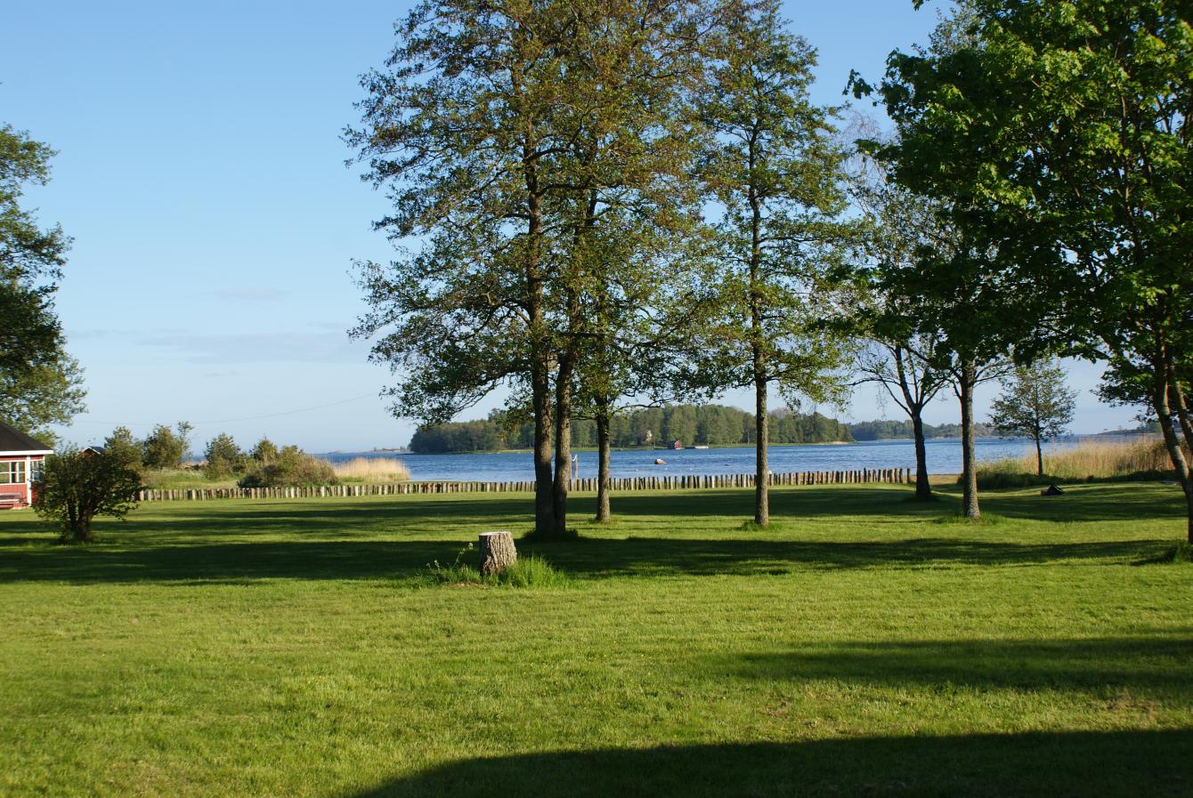 Gården och stranden